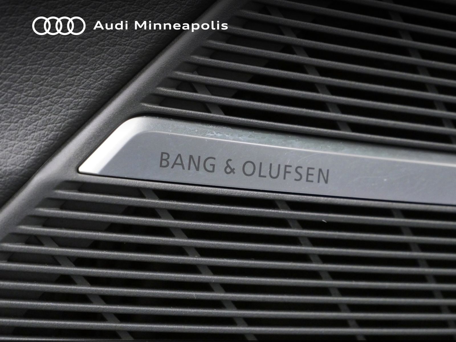Thumbnail: 2023 Audi Q8 - 19