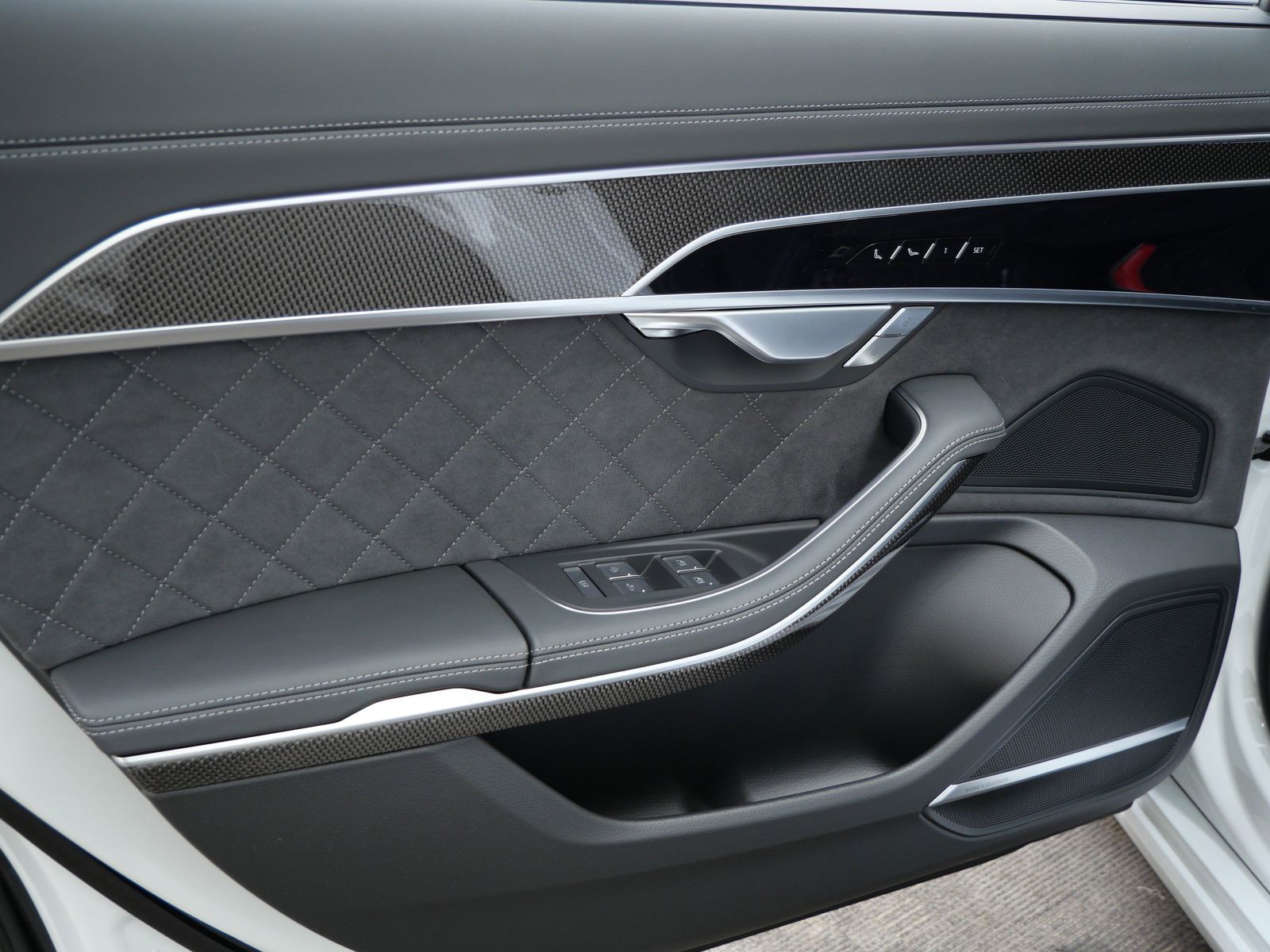 Thumbnail: 2026 Audi S8 - 13