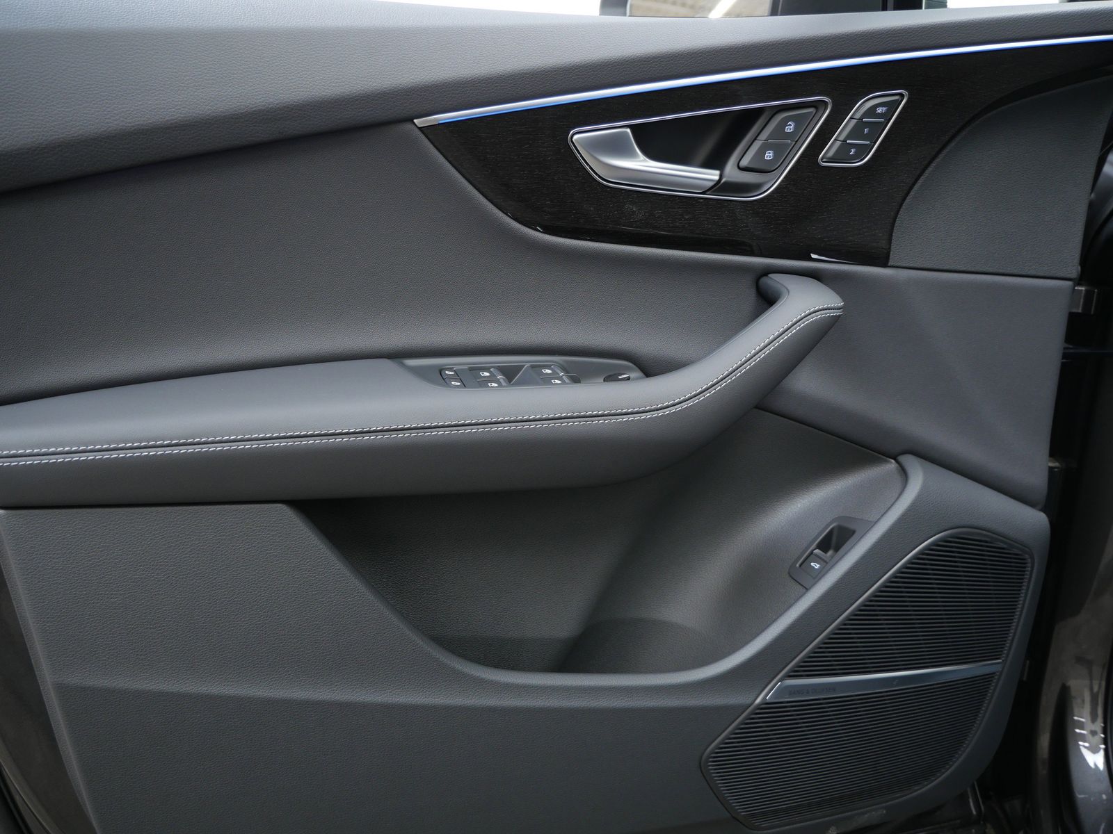 Thumbnail: 2026 Audi Q7 - 10