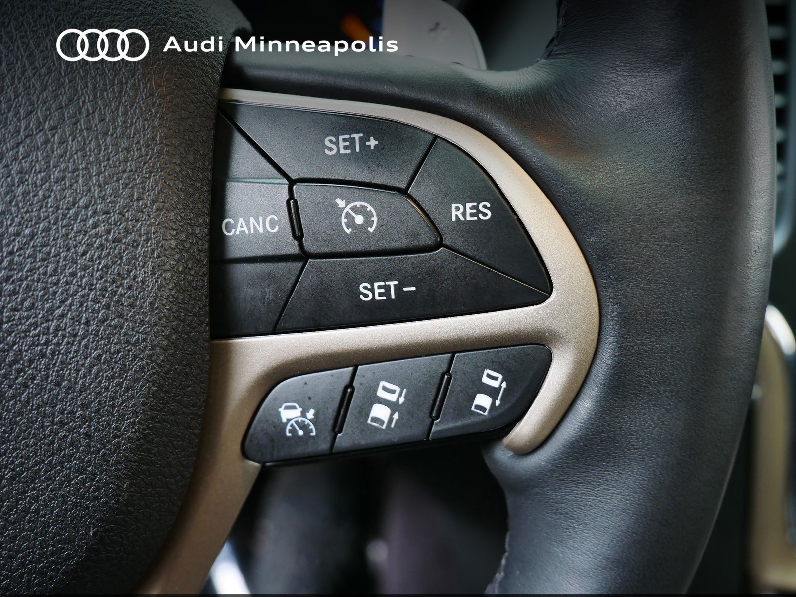 Thumbnail: 2016 Jeep Grand Cherokee - 19