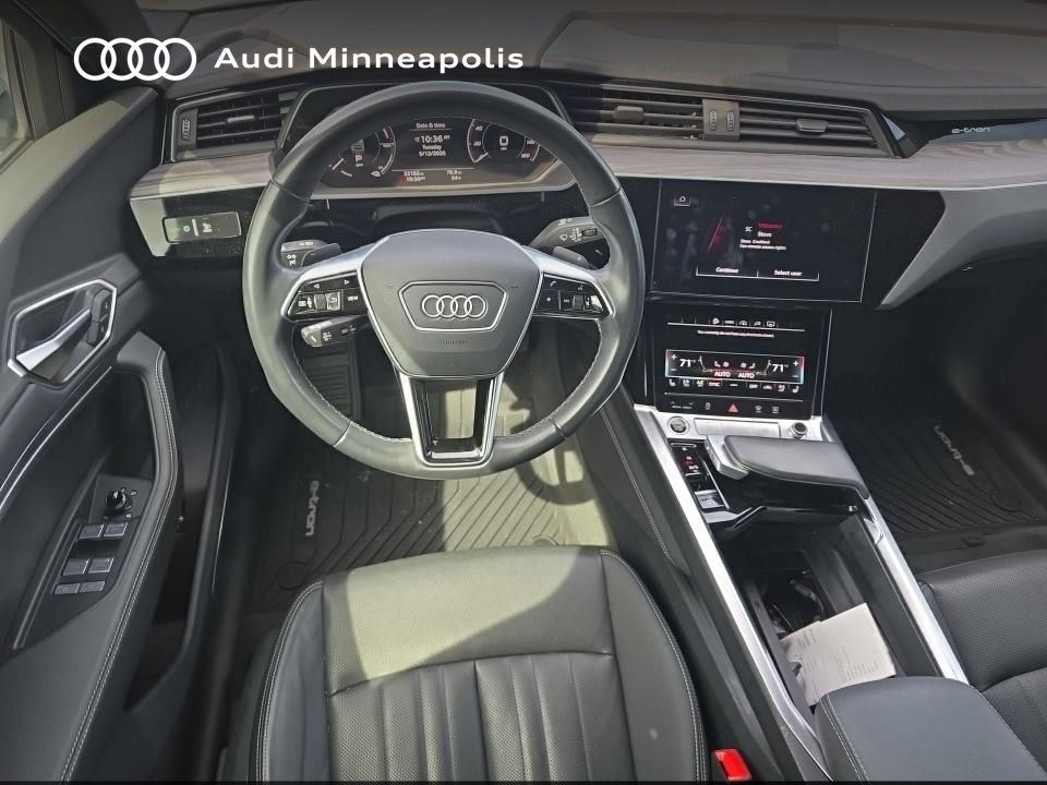 Thumbnail: 2024 Audi Q8 e-tron - 2
