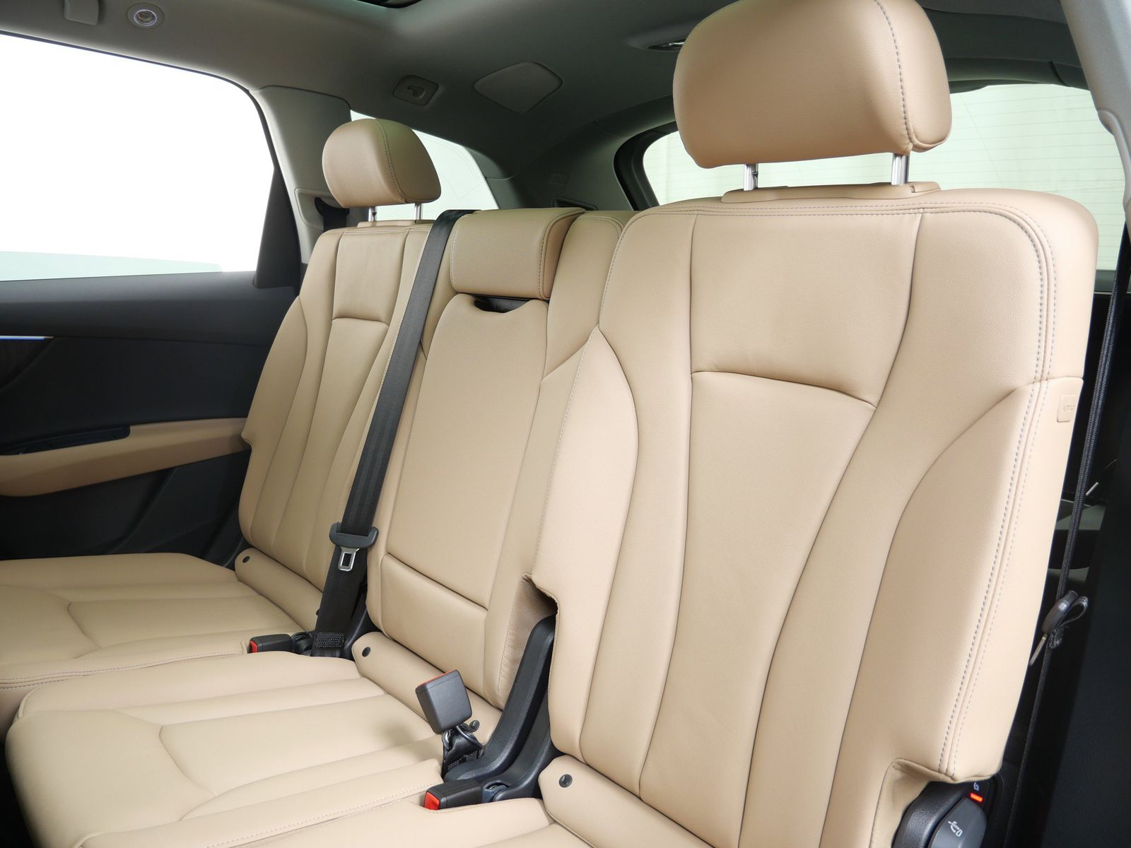 Thumbnail: 2026 Audi Q7 - 12