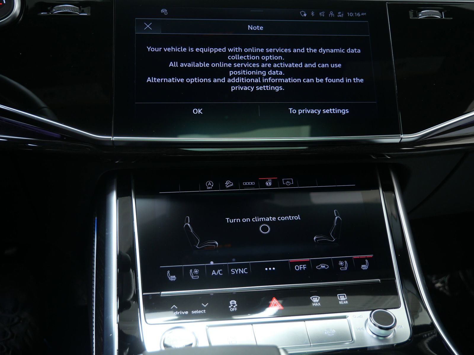 Thumbnail: 2026 Audi Q8 - 16