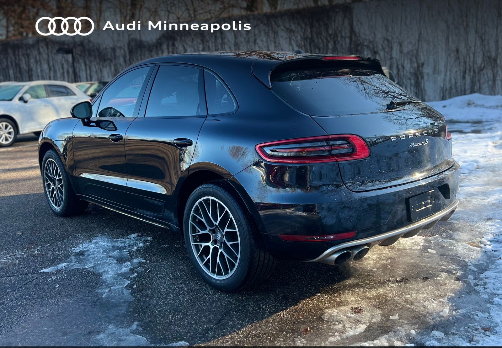 Thumbnail: 2016 Porsche Macan - 4