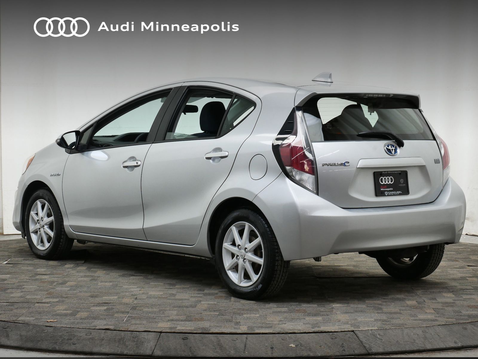 Thumbnail: 2015 Toyota Prius c - 4