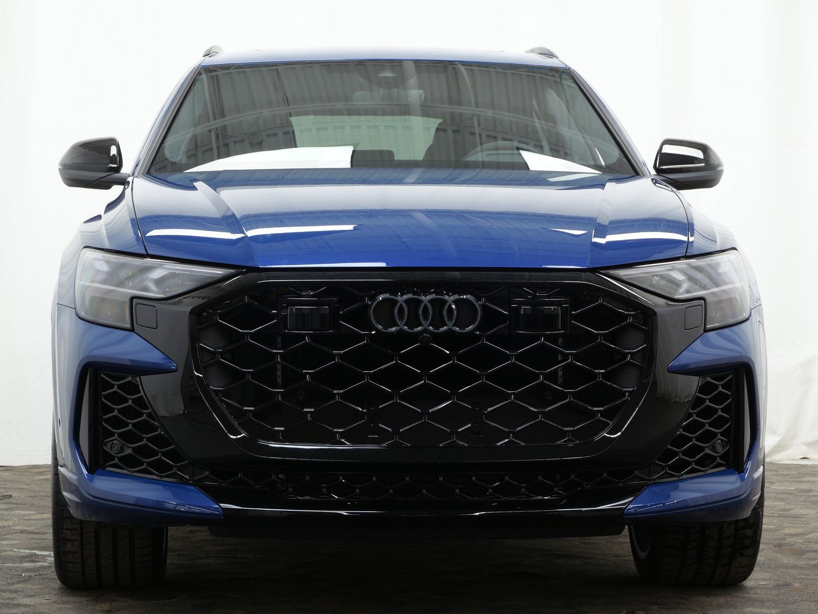 Thumbnail: 2026 Audi RS Q8 - 9