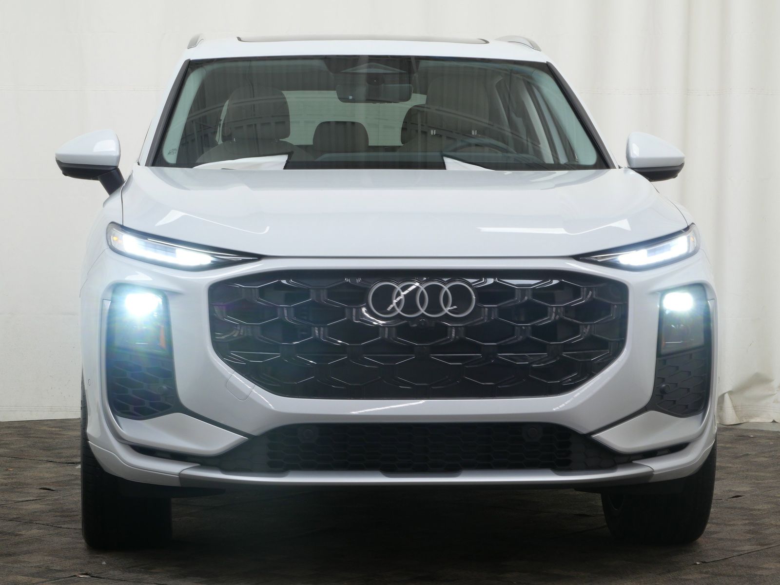 Thumbnail: 2026 Audi Q3 - 9