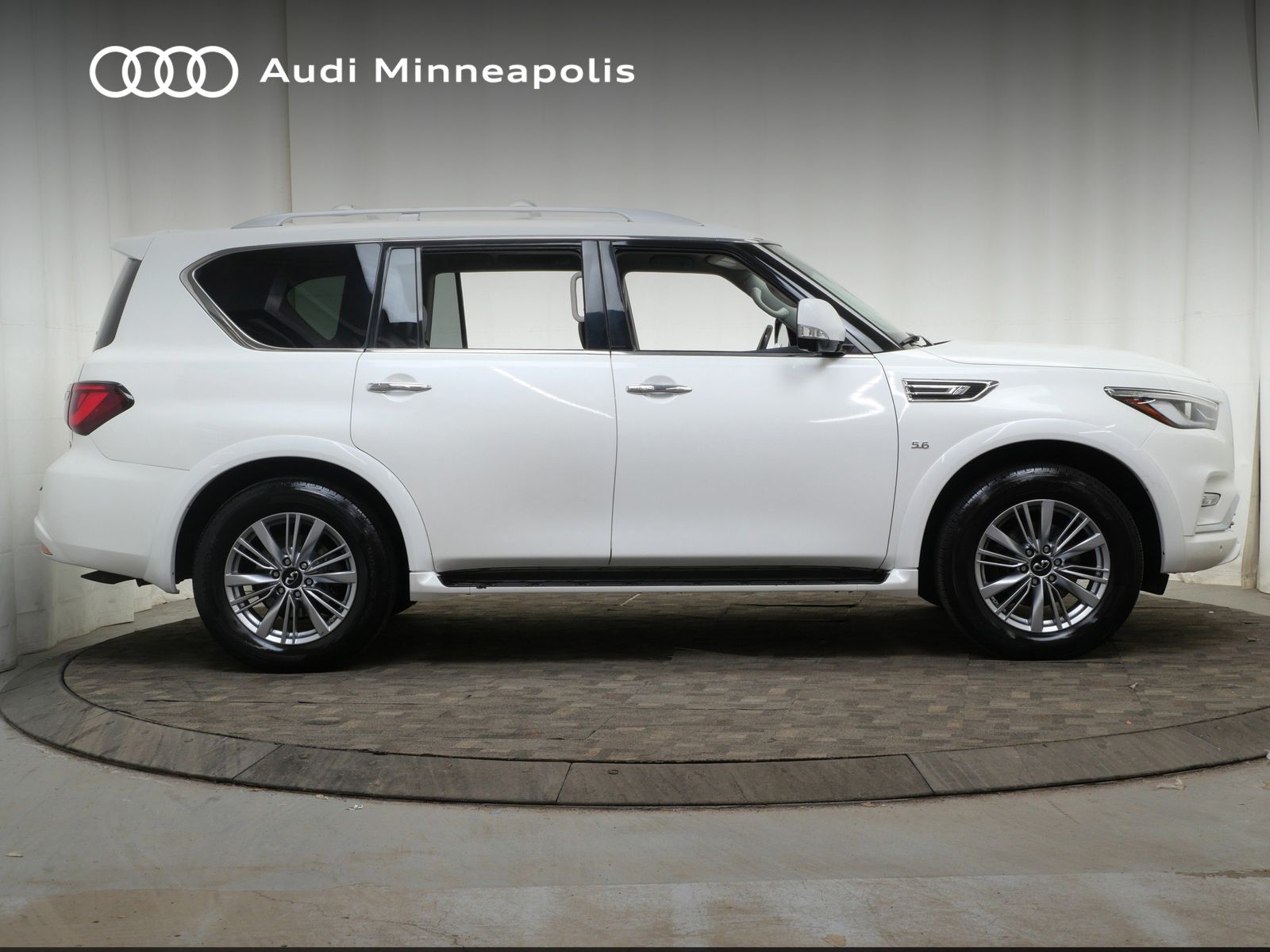 Thumbnail: 2018 INFINITI QX80 - 9