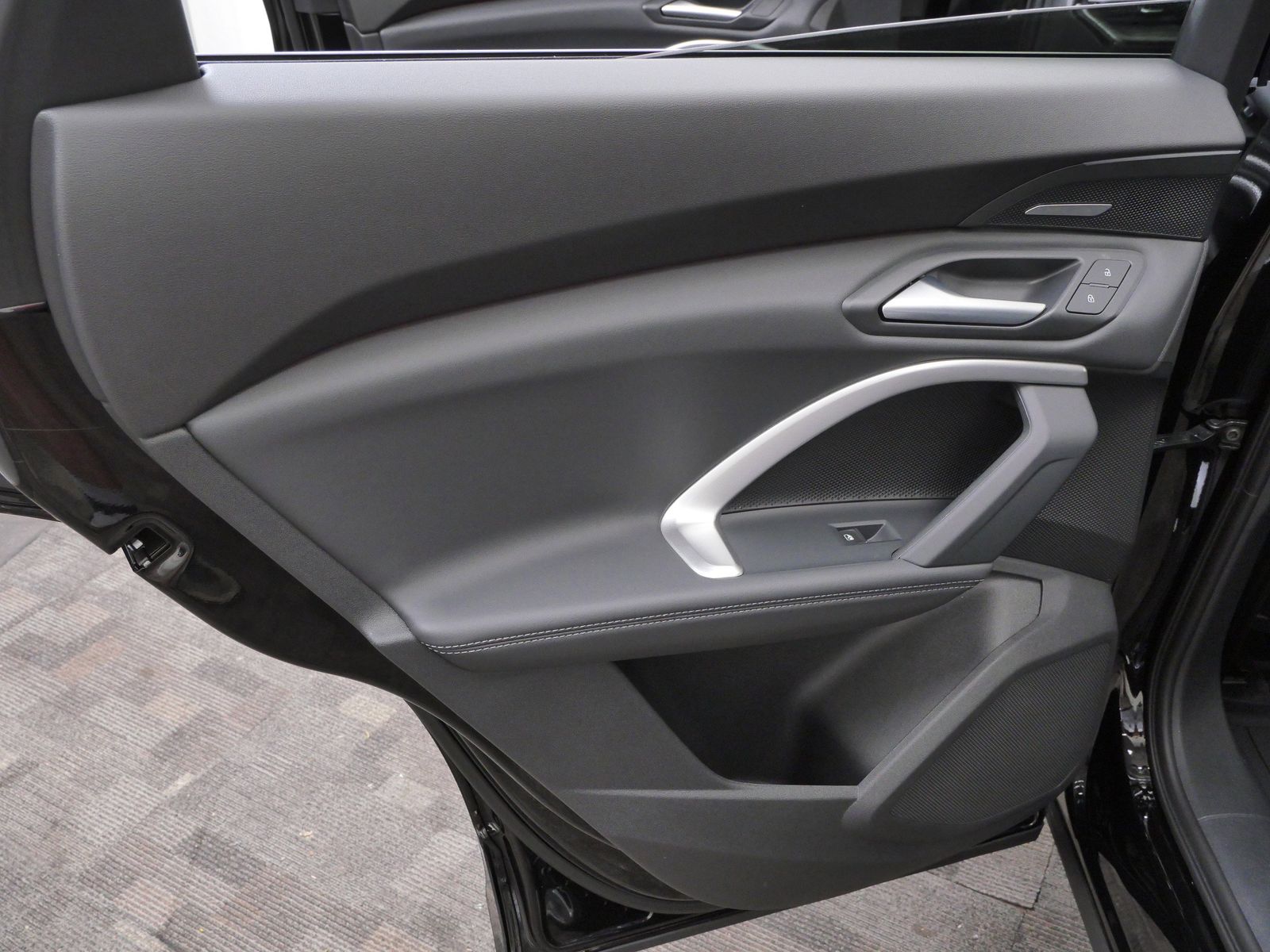 Thumbnail: 2026 Audi Q5 - 12