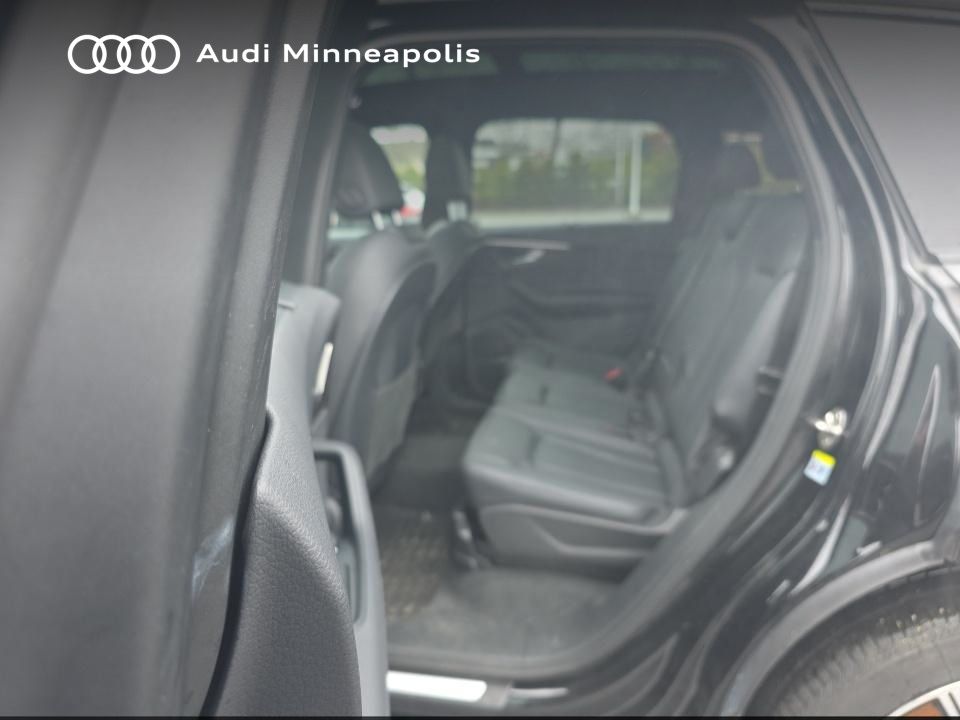 Thumbnail: 2023 Audi Q7 - 17