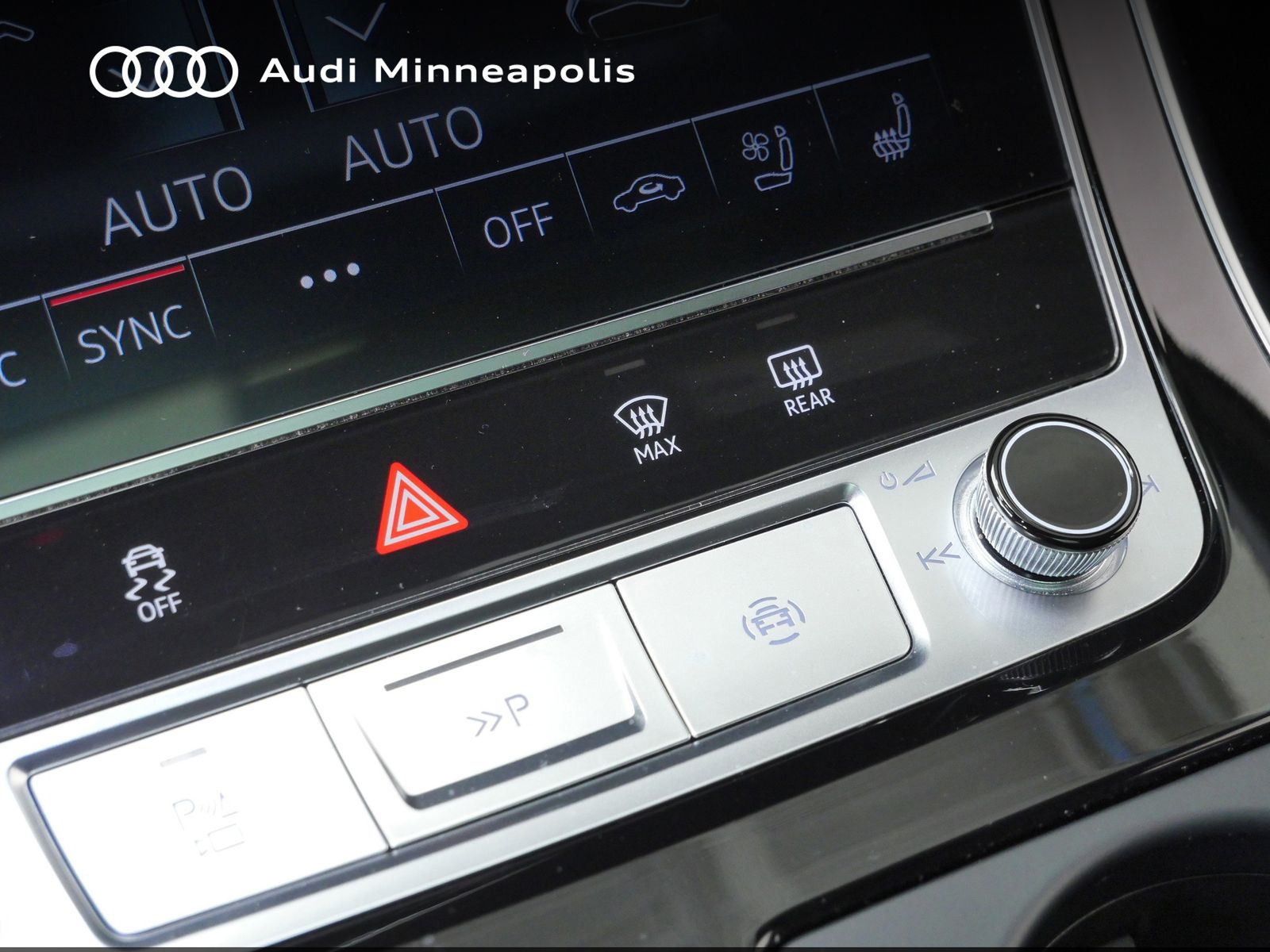 Thumbnail: 2023 Audi Q7 - 32