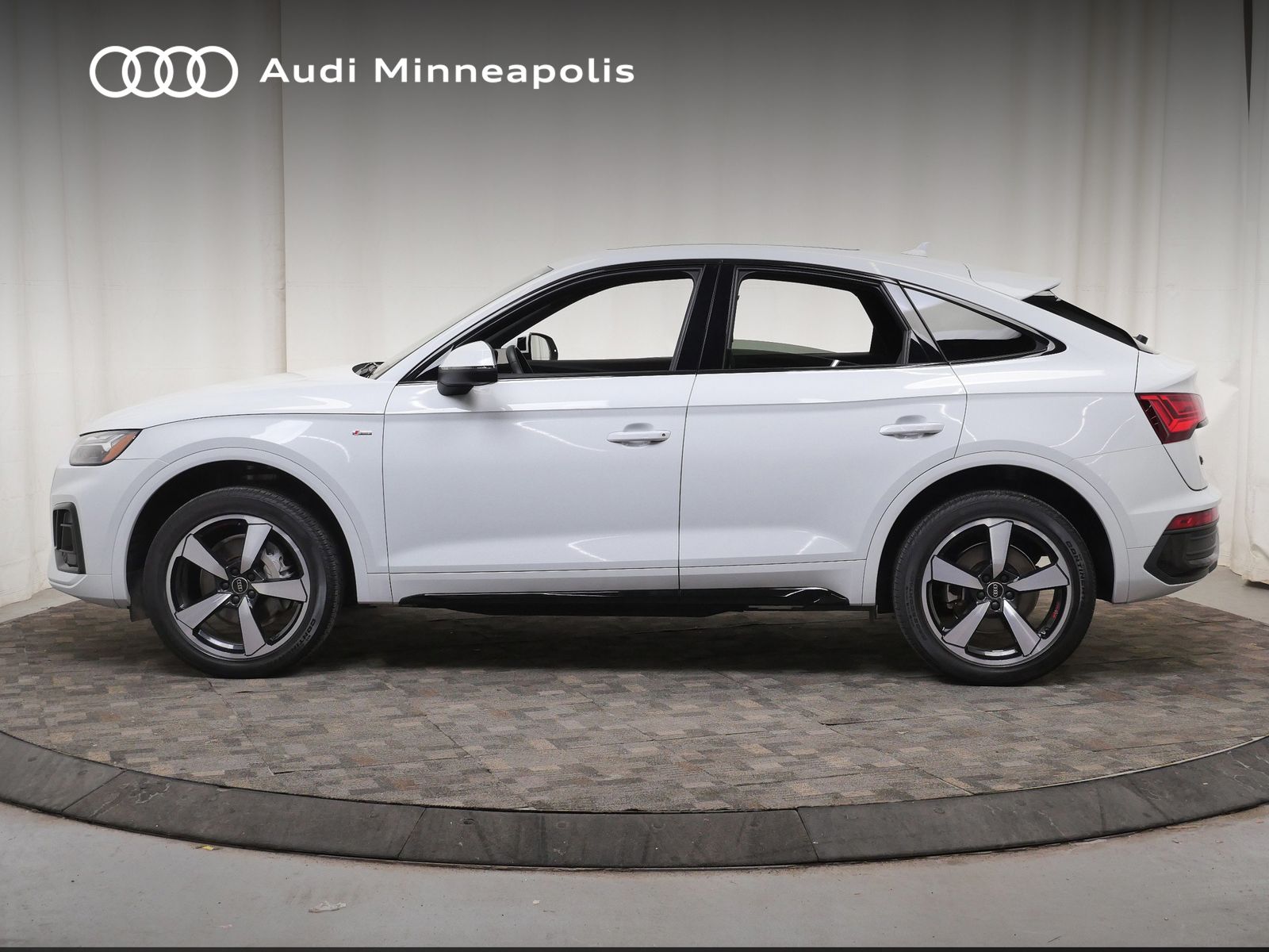 Thumbnail: 2023 Audi Q5 - 3
