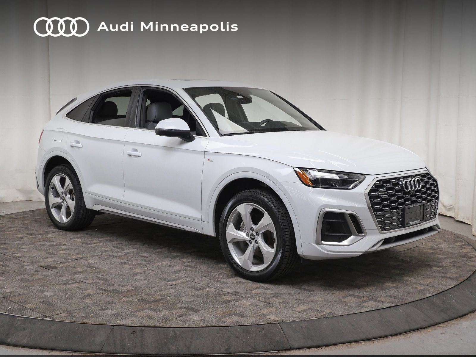 Thumbnail: 2023 Audi Q5 - 10