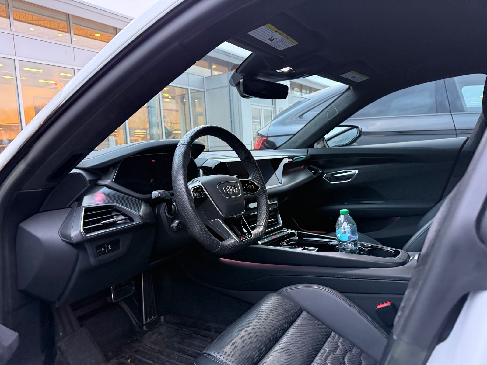 Thumbnail: 2023 Audi RS e-tron GT - 2