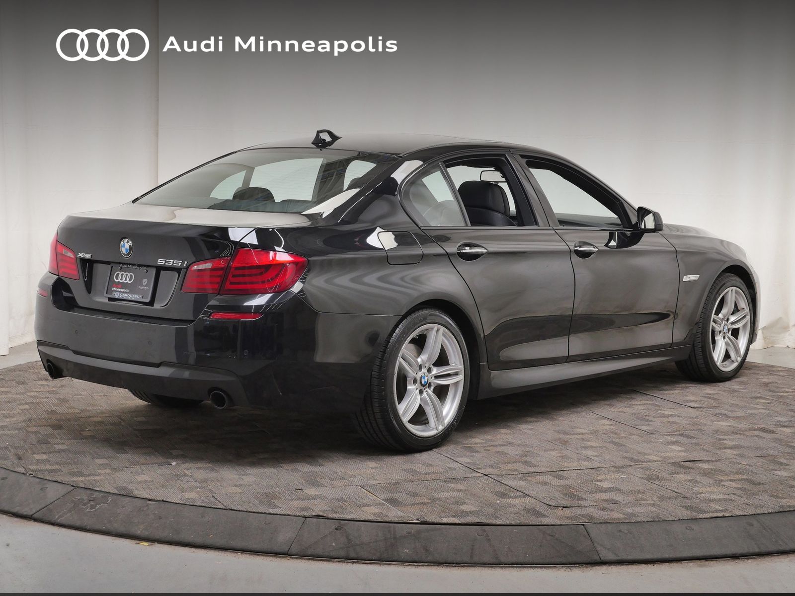 Thumbnail: 2013 BMW 5 Series - 6