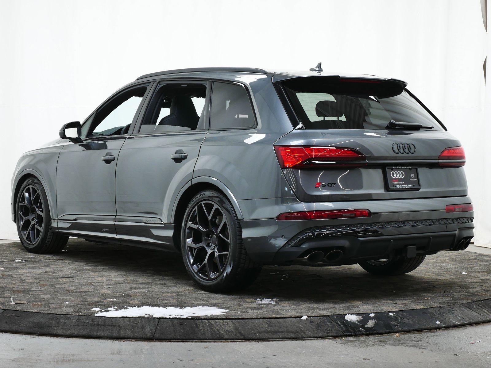 Thumbnail: 2026 Audi SQ7 - 4