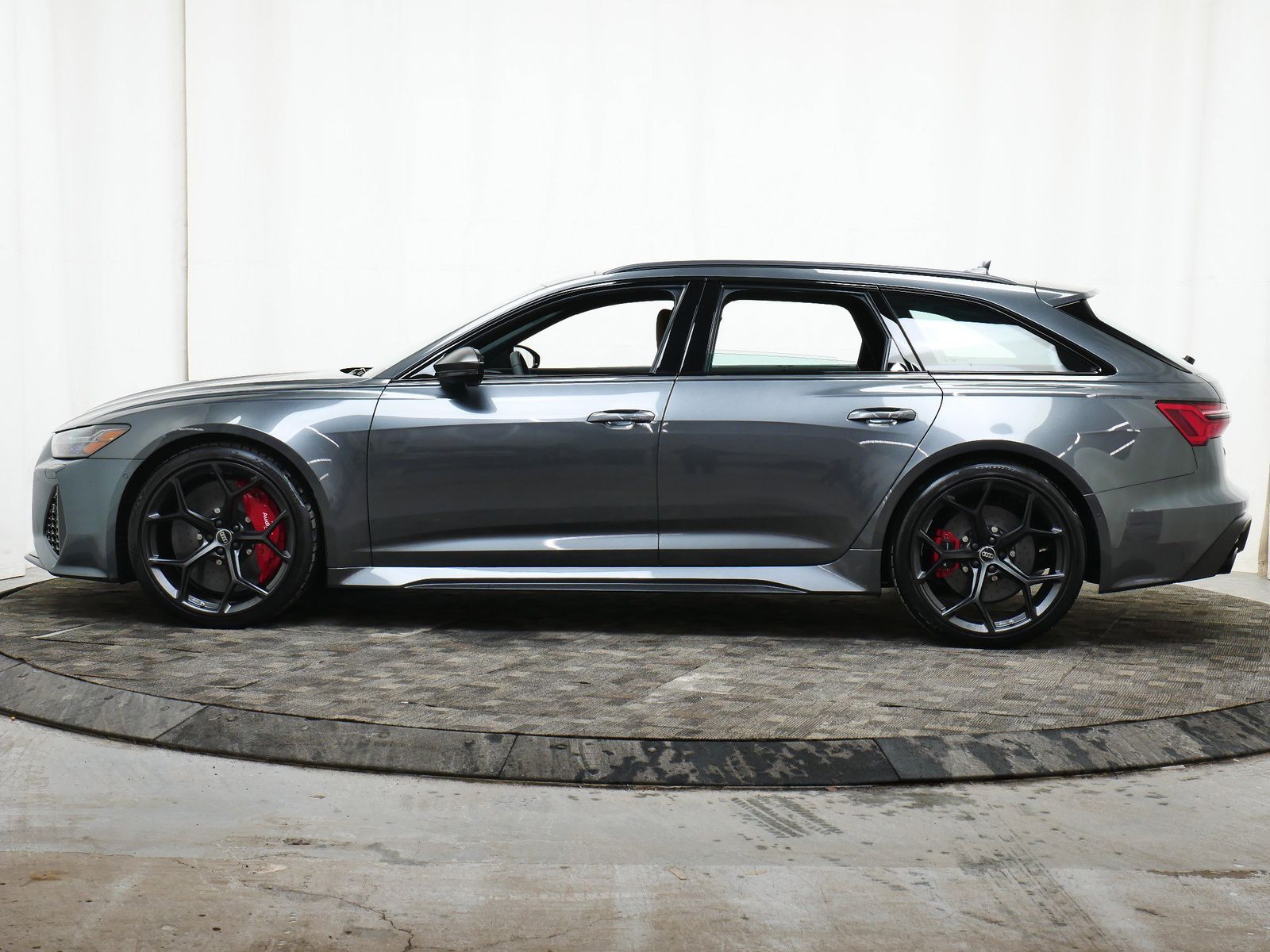 Thumbnail: 2026 Audi RS 6 - 3