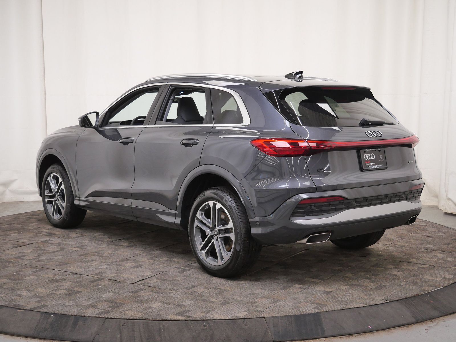 Thumbnail: 2026 Audi Q5 - 4