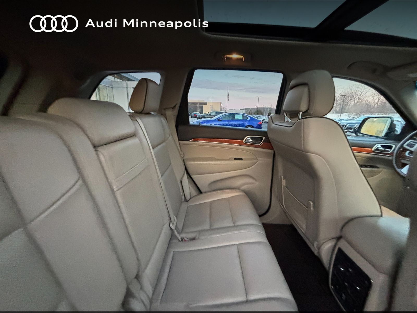 Thumbnail: 2011 Jeep Grand Cherokee - 10