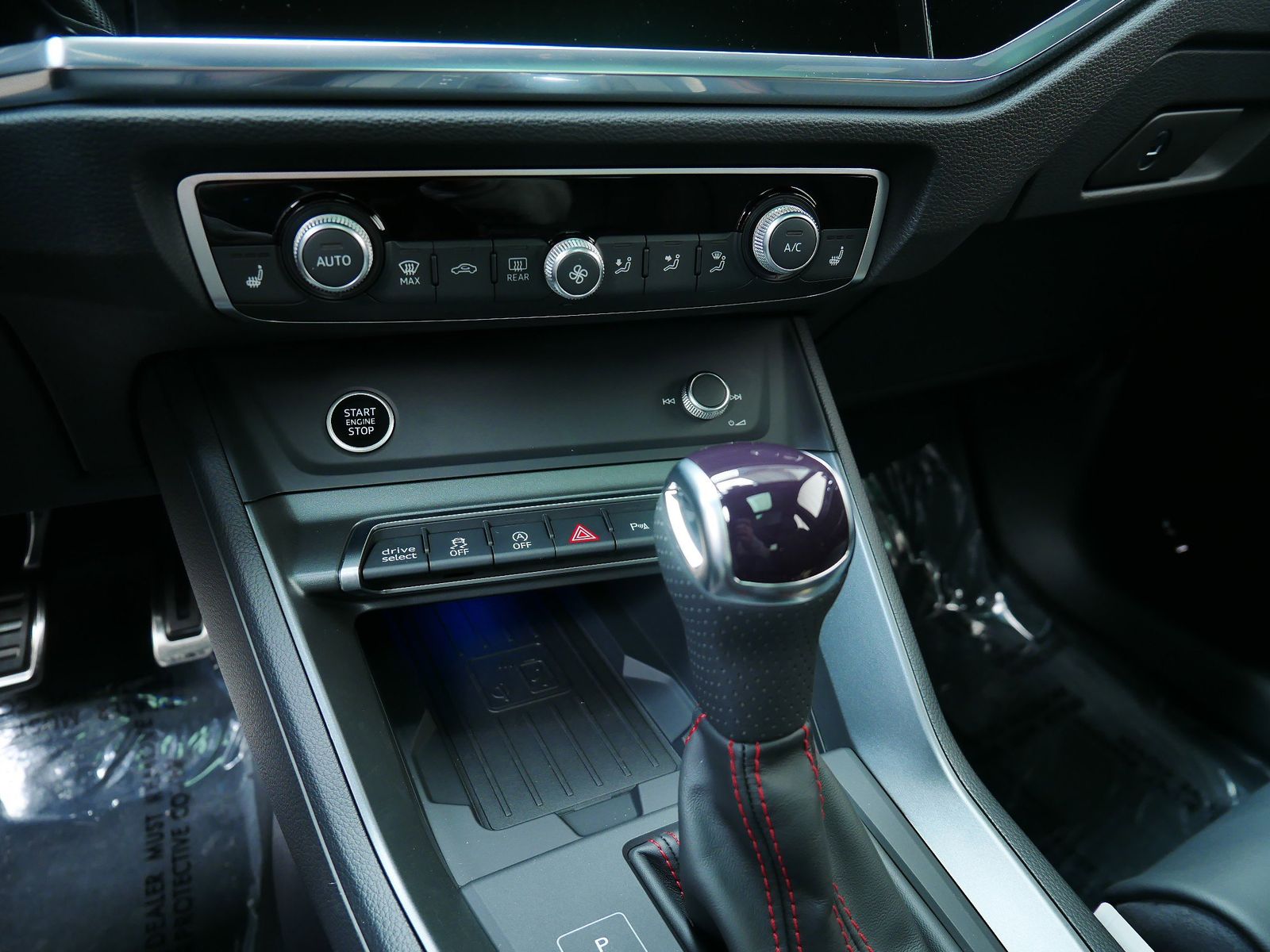 Thumbnail: 2025 Audi Q3 - 14