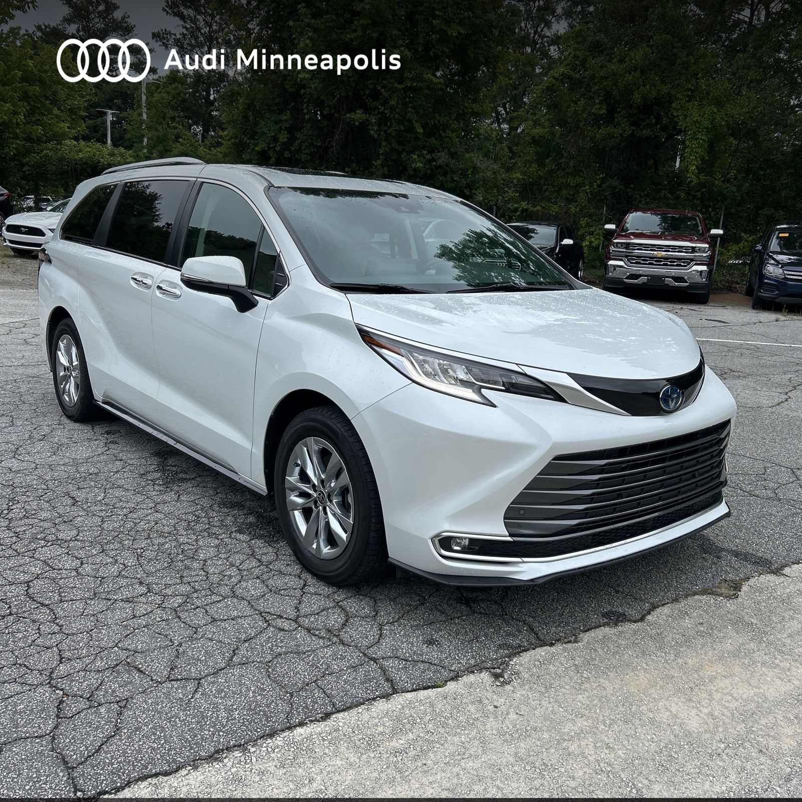 2022 Toyota Sienna Limited 8