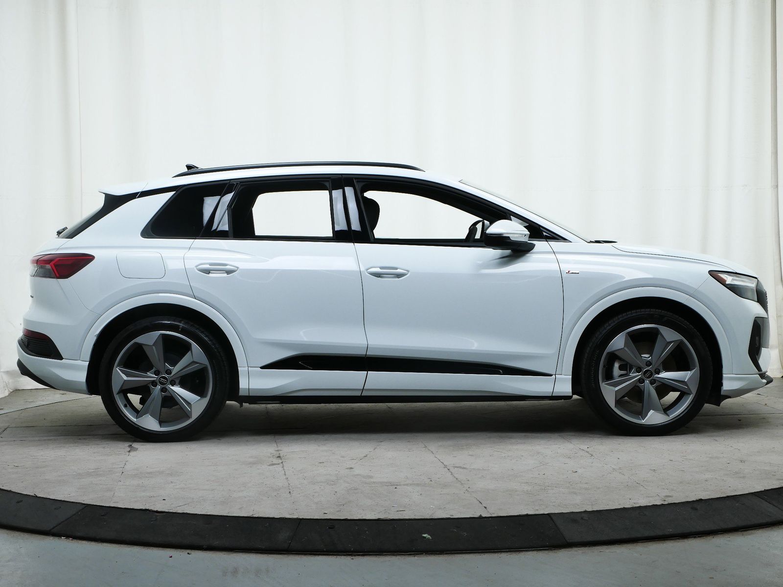 Thumbnail: 2025 Audi Q4 e-tron - 7
