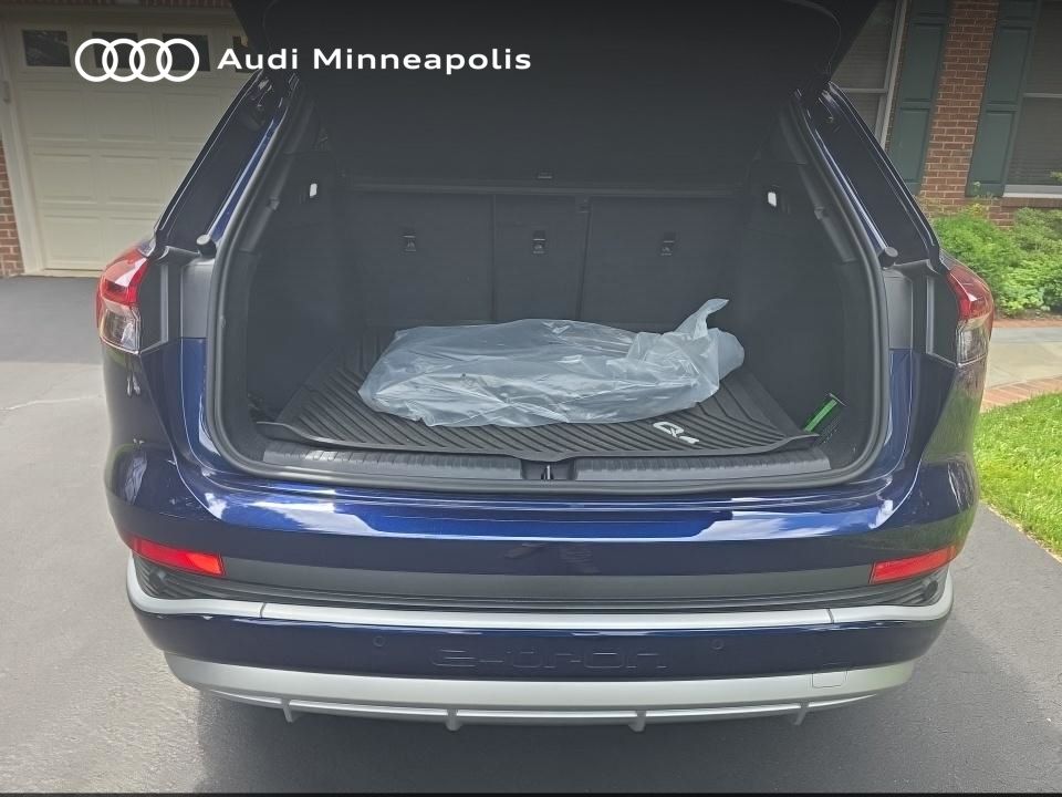 Thumbnail: 2023 Audi Q4 e-tron - 6