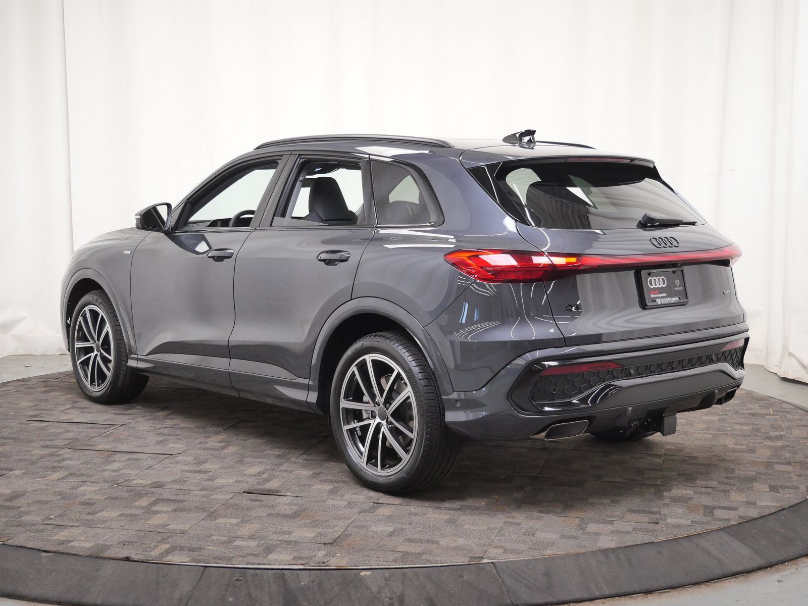 Thumbnail: 2026 Audi Q5 - 4