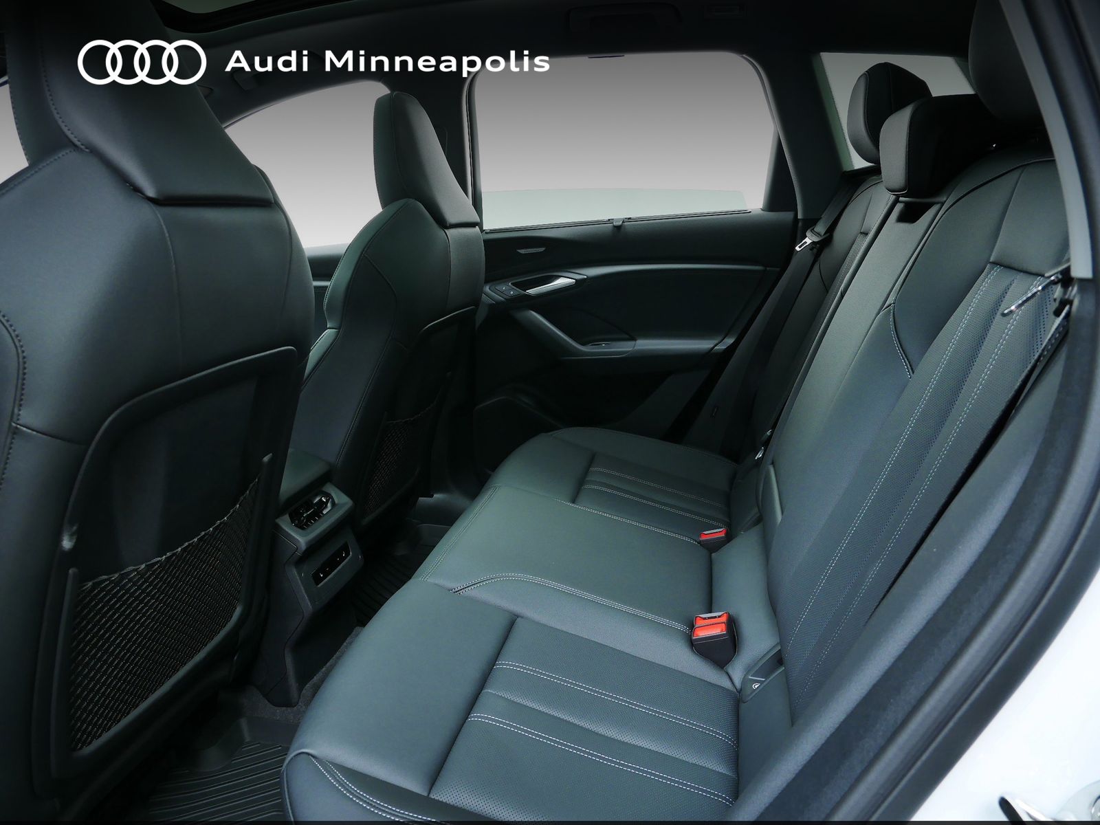 Thumbnail: 2025 Audi Q6 e-tron - 13