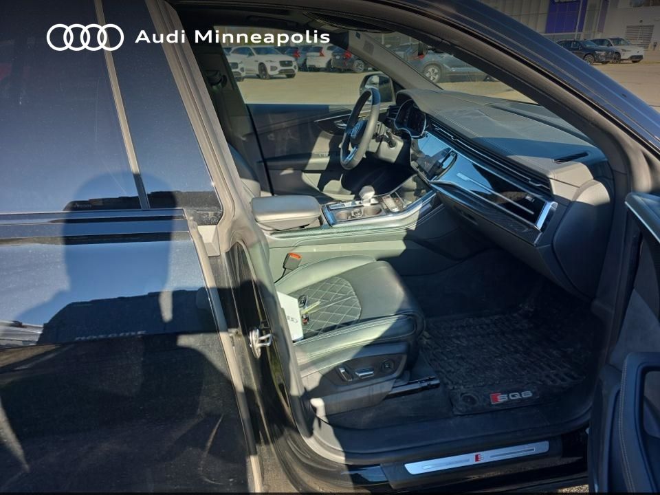 Thumbnail: 2023 Audi SQ8 - 14