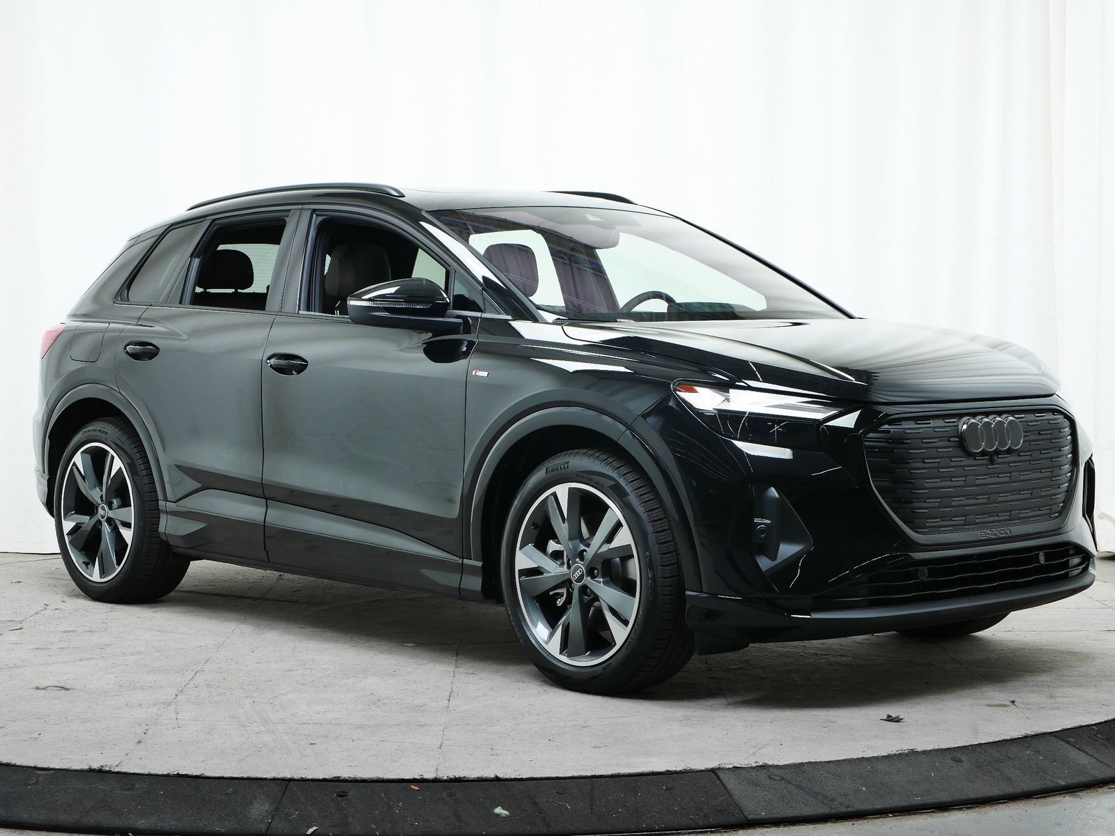 Thumbnail: 2025 Audi Q4 e-tron - 8