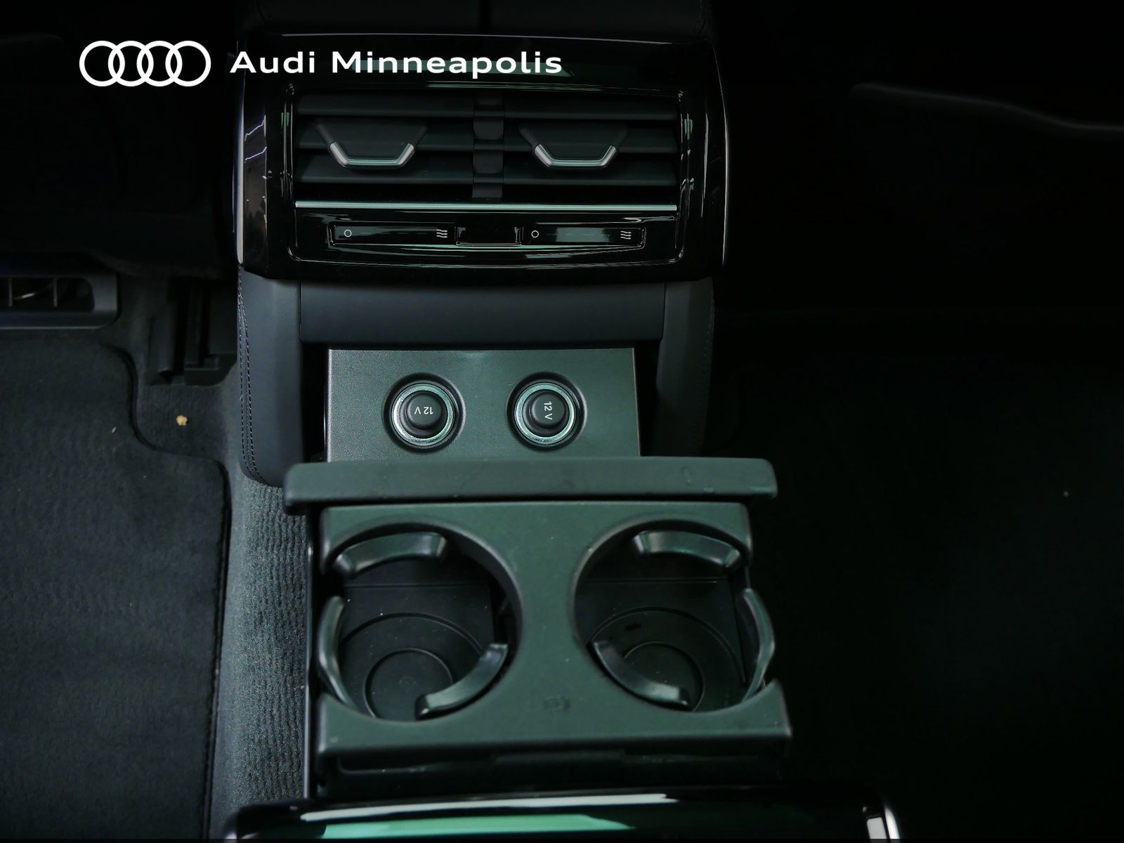 Thumbnail: 2022 Audi A8 - 18