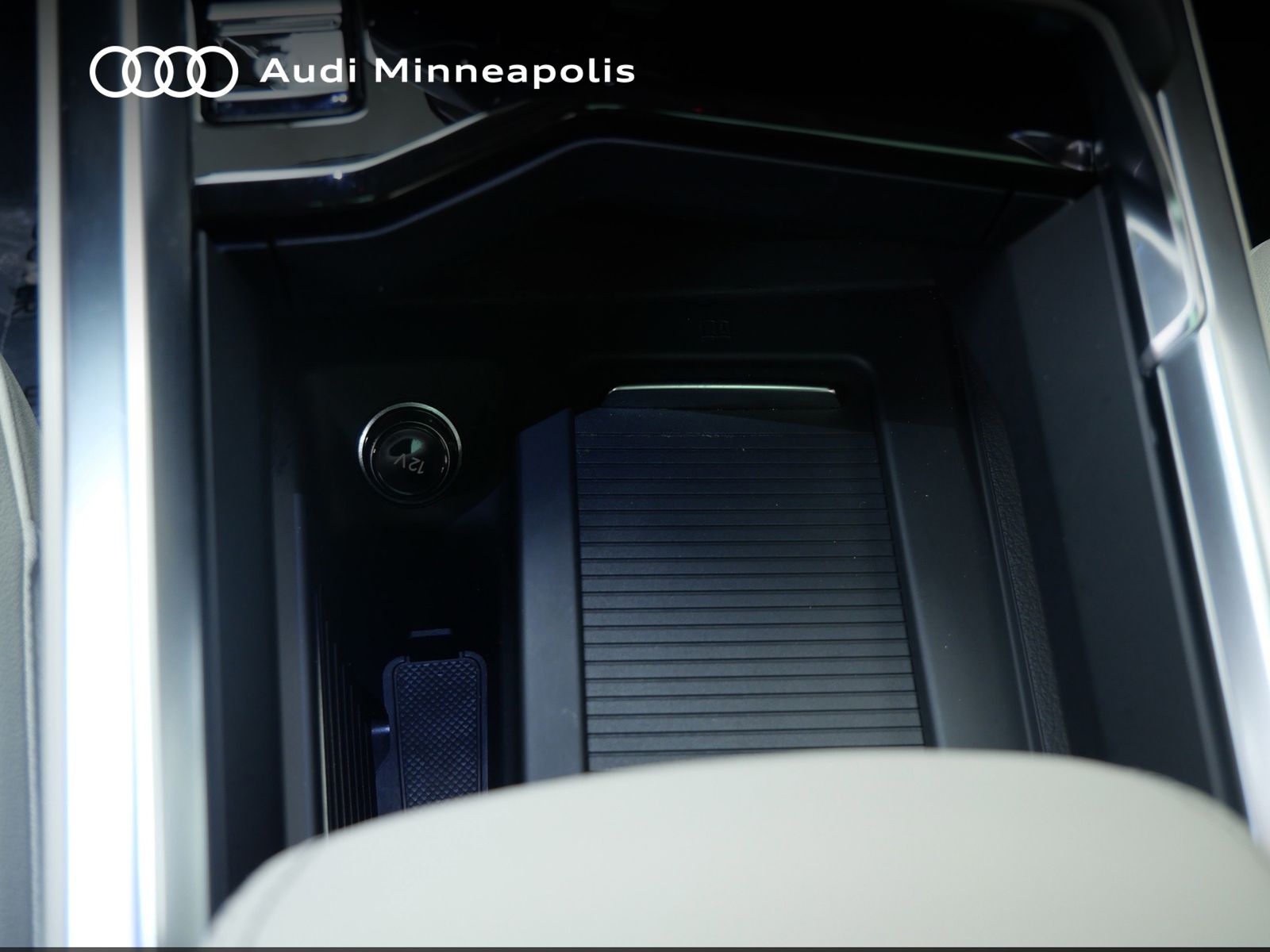 Thumbnail: 2024 Audi Q8 e-tron - 26