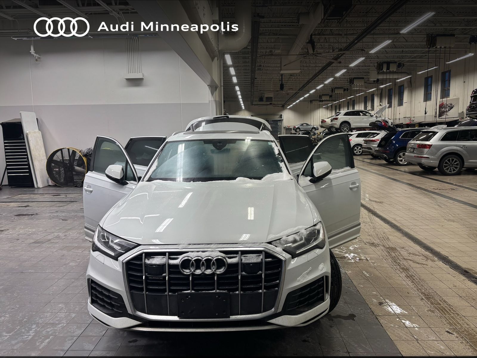 Thumbnail: 2023 Audi Q7 - 19