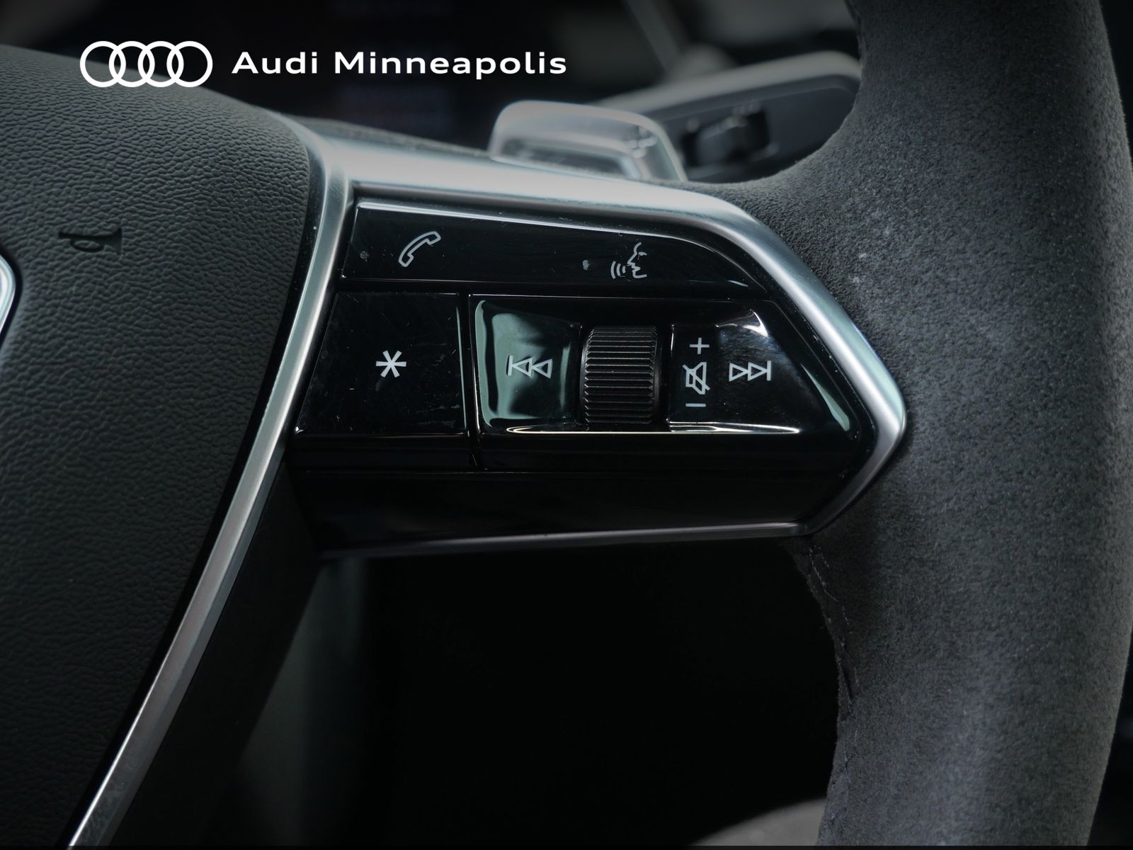 Thumbnail: 2023 Audi e-tron GT - 20