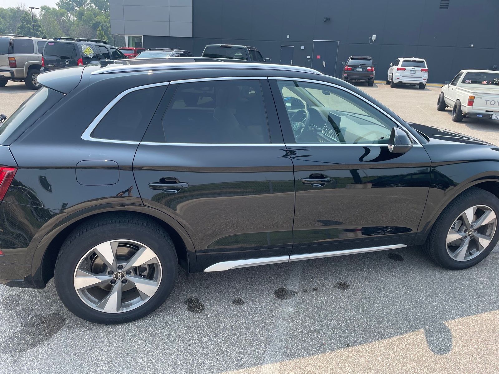 Thumbnail: 2022 Audi Q5 - 8