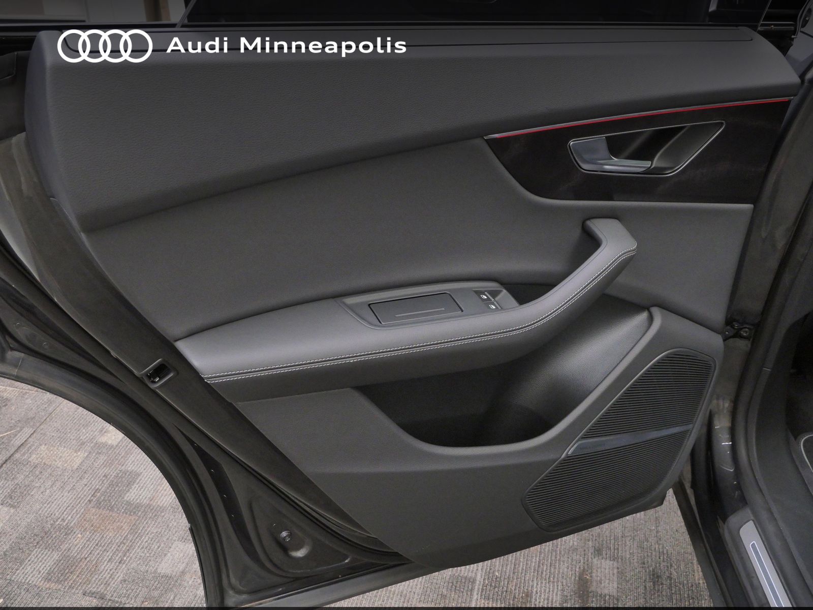 Thumbnail: 2023 Audi Q8 - 15