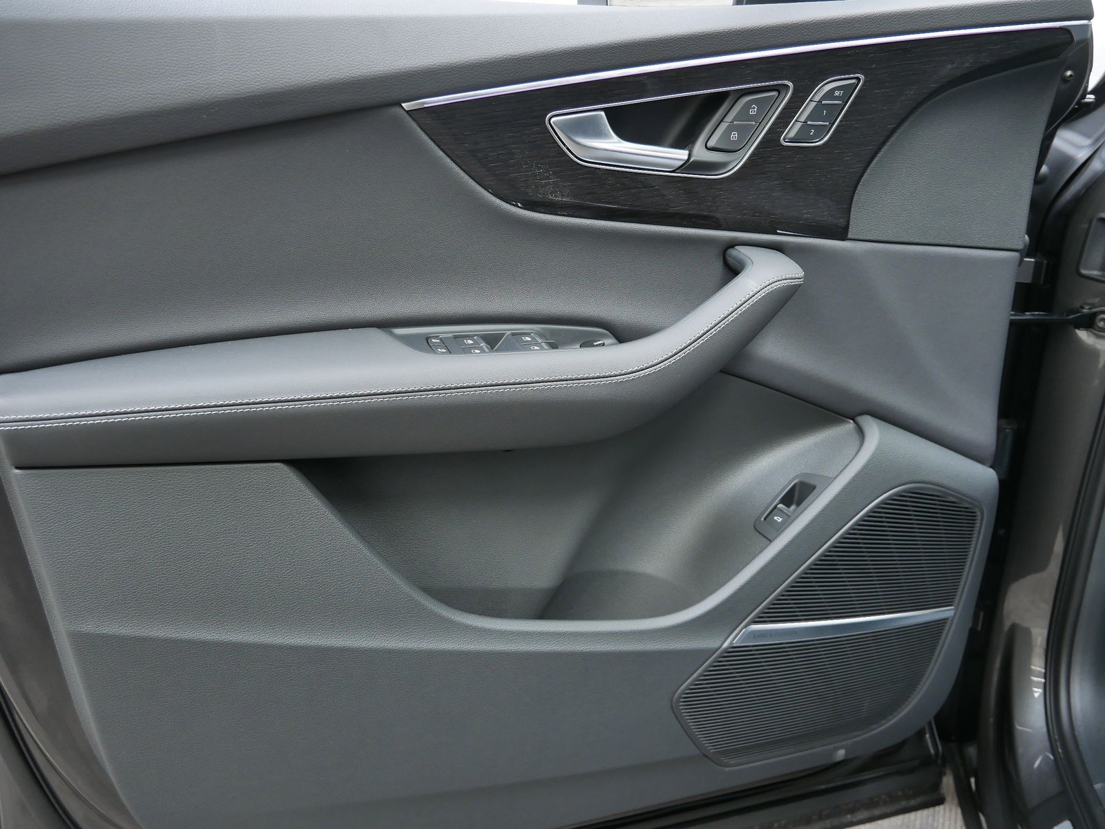 Thumbnail: 2026 Audi Q7 - 9