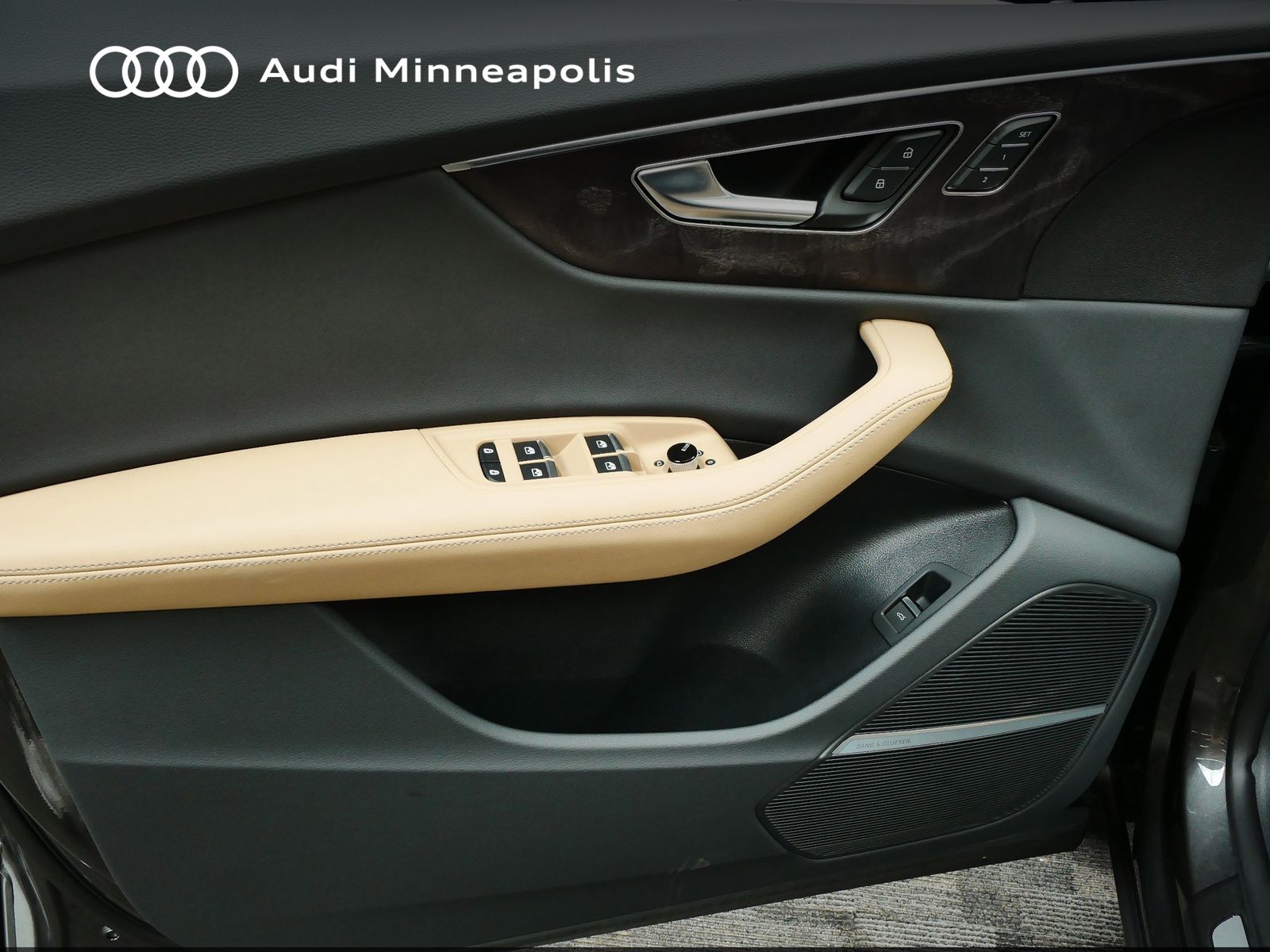 Thumbnail: 2025 Audi Q8 - 12