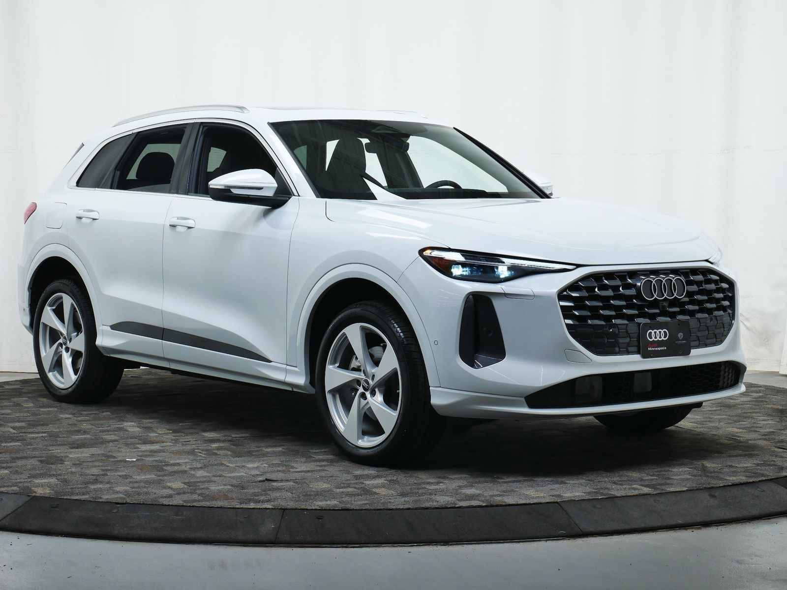 Thumbnail: 2025 Audi Q5 - 8