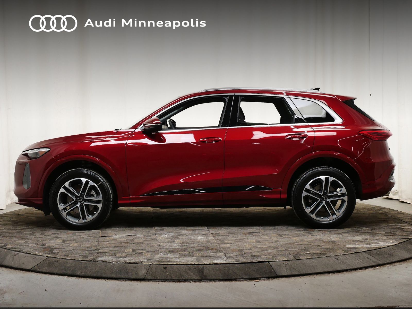 Thumbnail: 2025 Audi Q5 - 3
