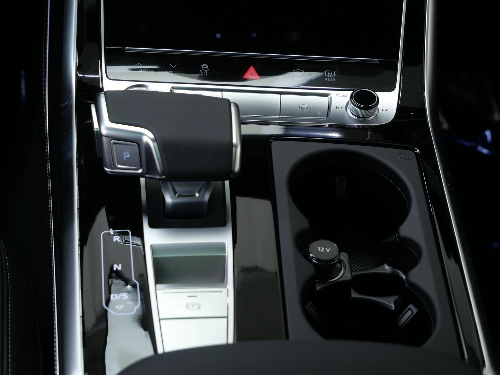 Thumbnail: 2026 Audi Q7 - 15