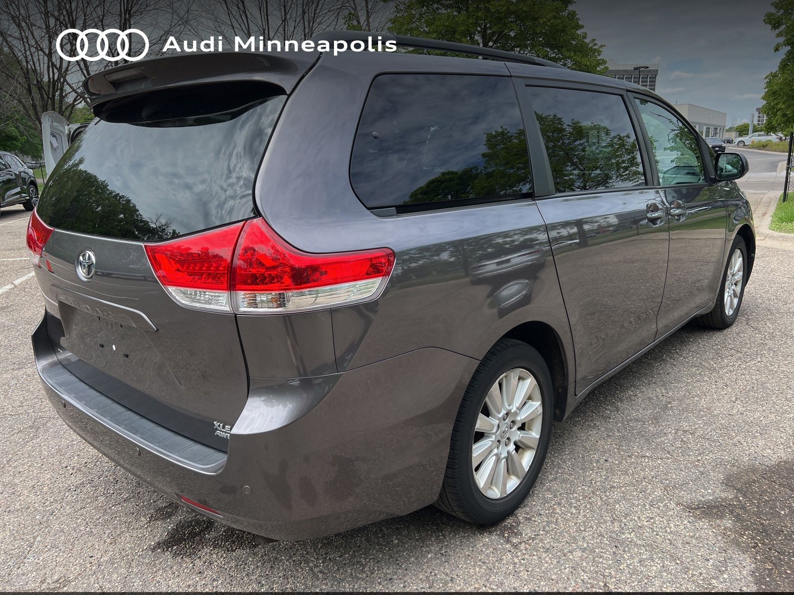 Thumbnail: 2013 Toyota Sienna - 6