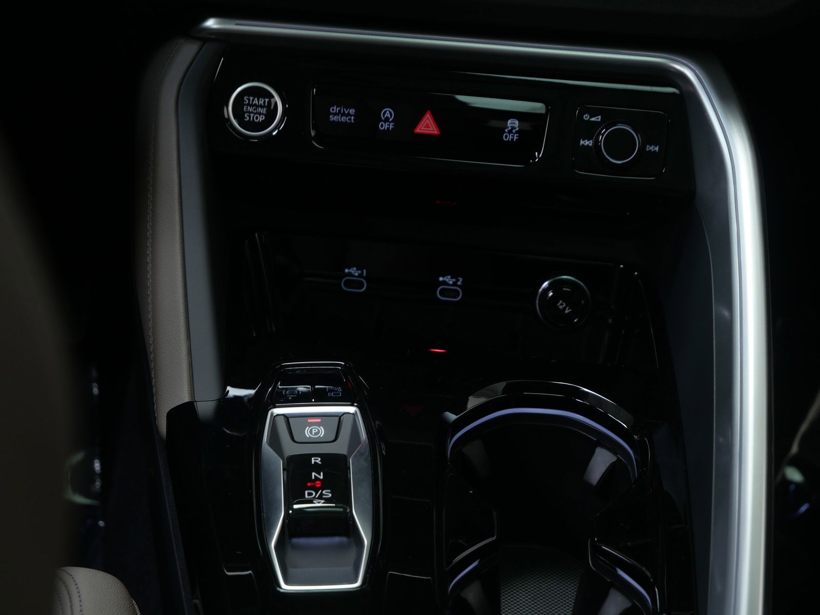 Thumbnail: 2025 Audi Q5 - 15