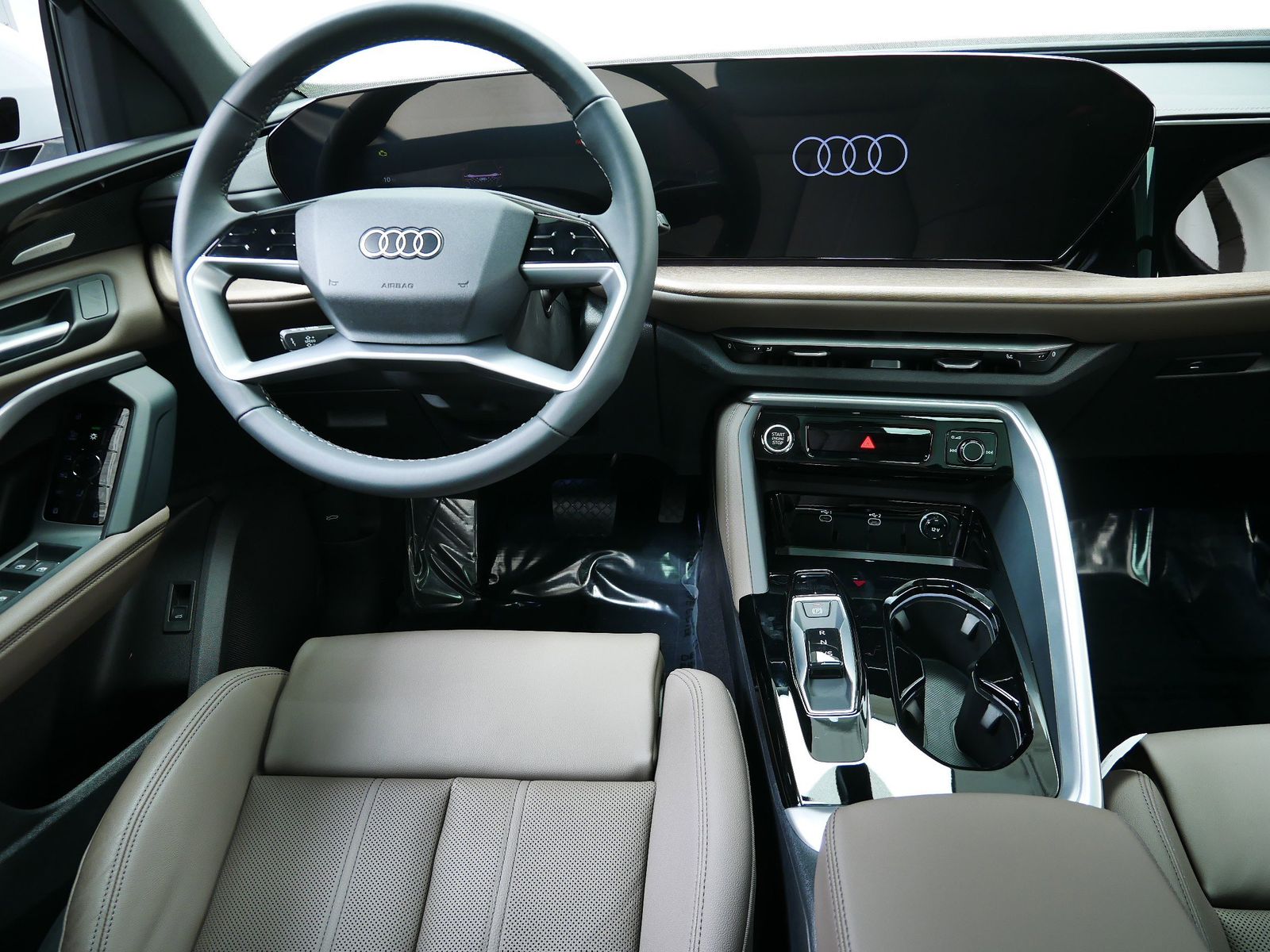 Thumbnail: 2025 Audi Q5 - 14