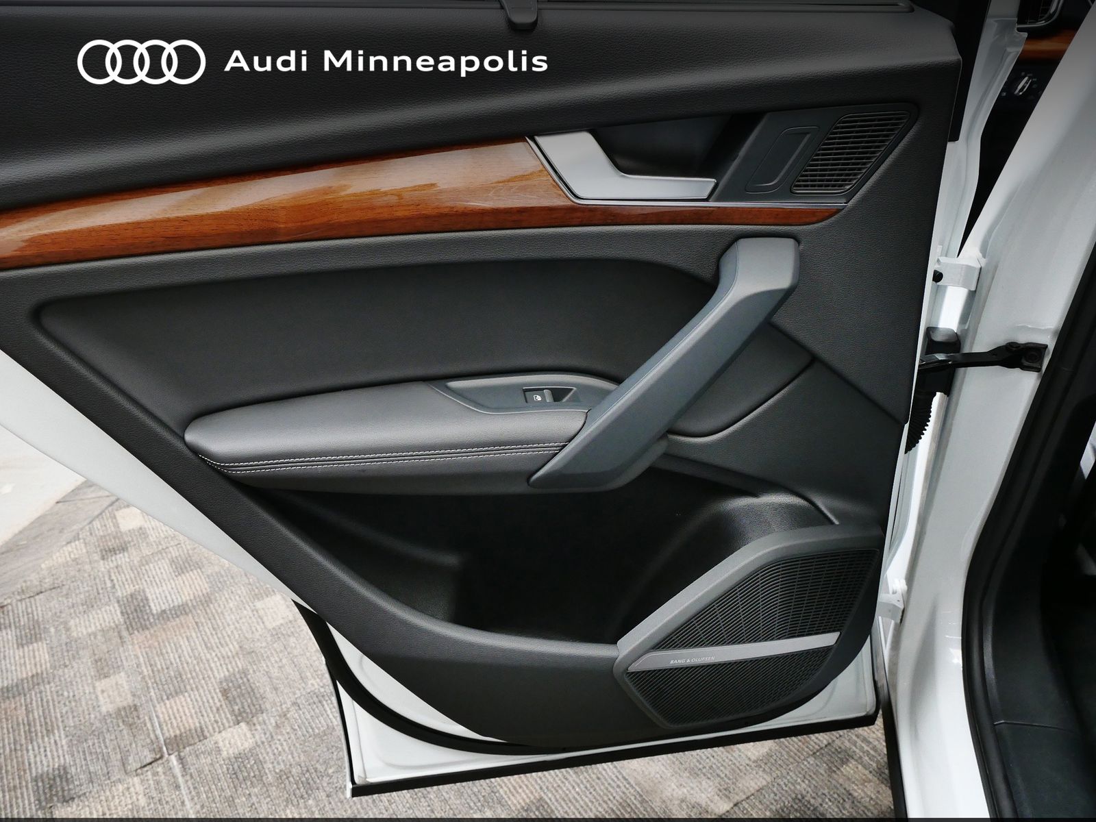 Thumbnail: 2023 Audi Q5 - 17