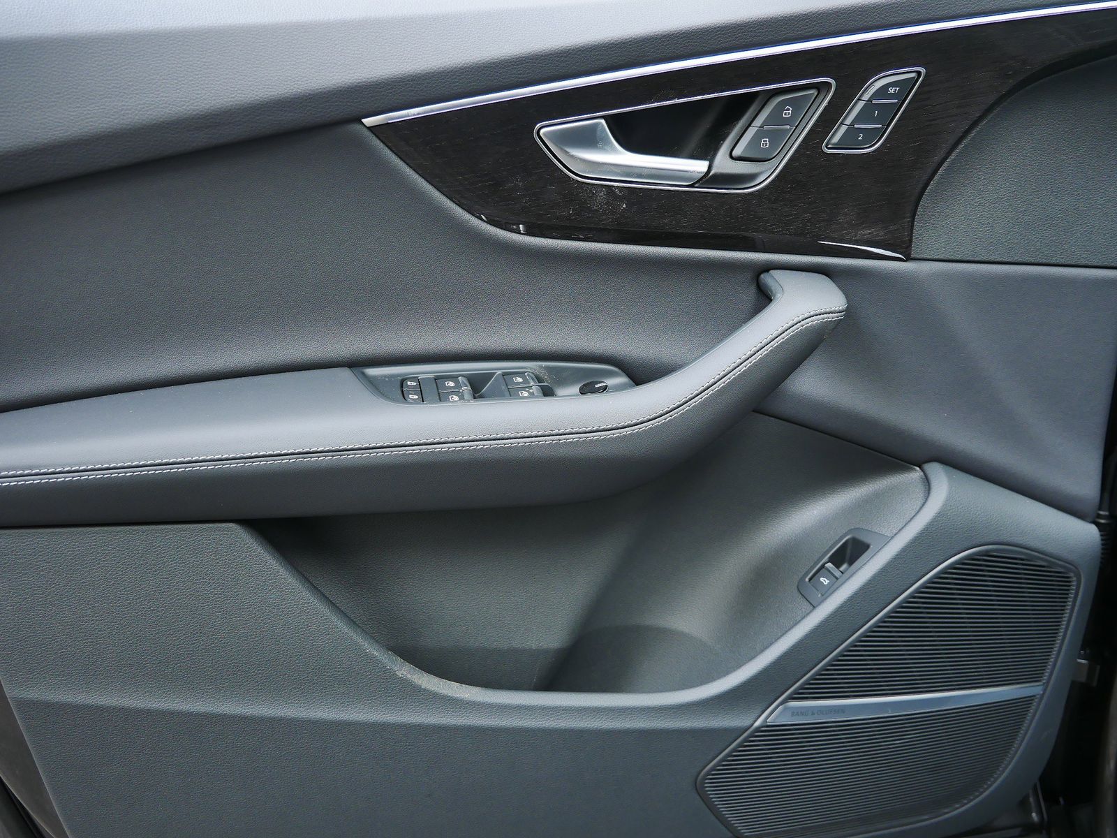 Thumbnail: 2026 Audi Q7 - 10