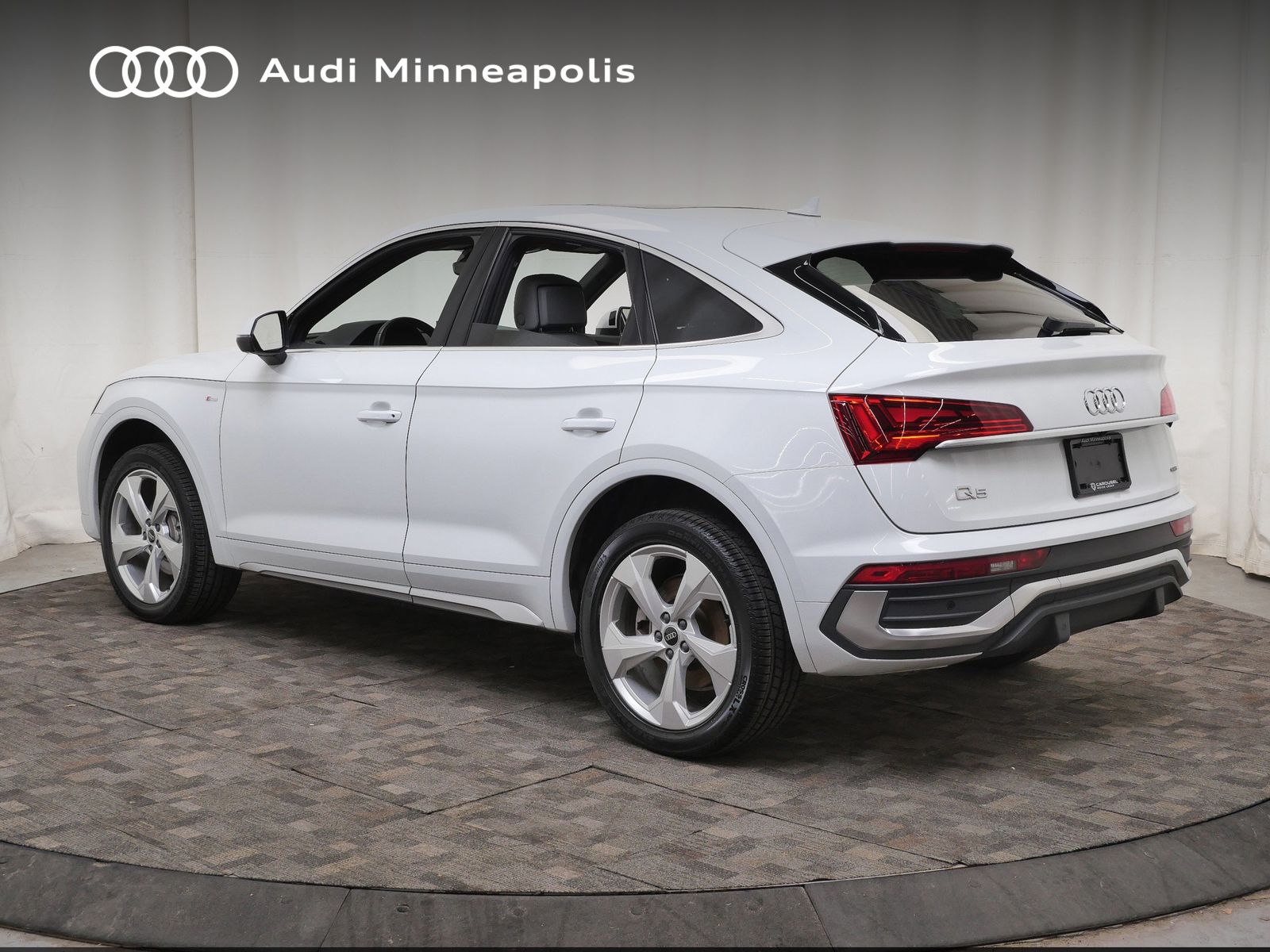 Thumbnail: 2023 Audi Q5 - 4