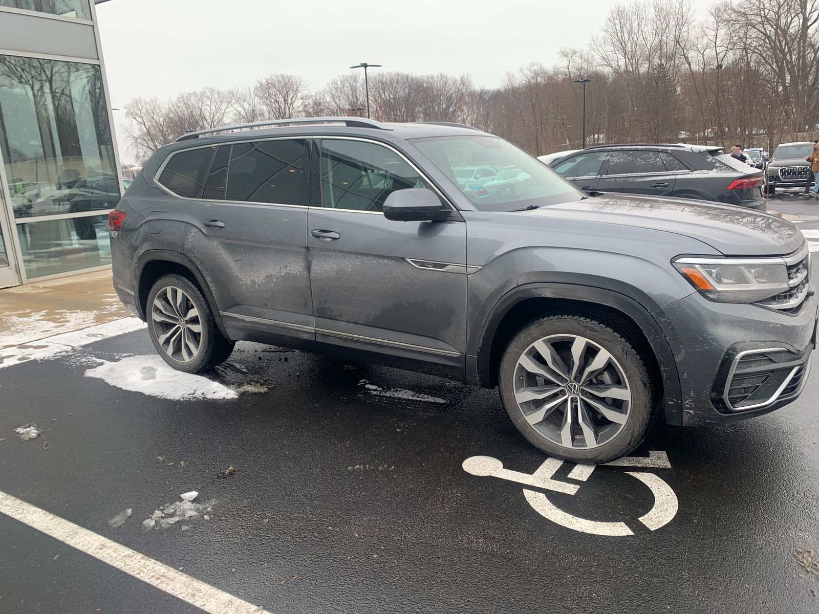 Thumbnail: 2021 Volkswagen Atlas - 4