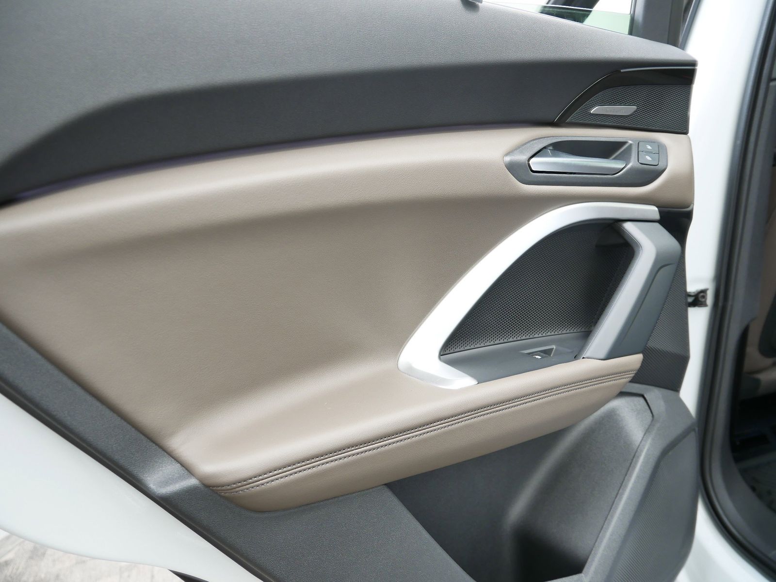 Thumbnail: 2025 Audi Q5 - 13